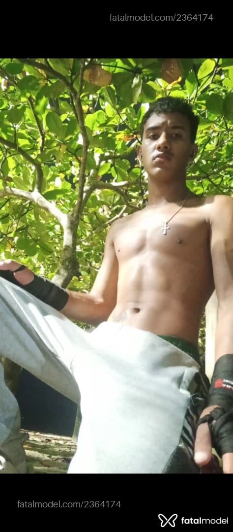 Acompanhante homem com cabelo castanho de olhos castanhos em Ubatuba - Liahm