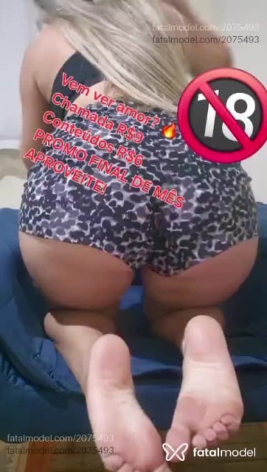 Acompanhante mulher loira (o) de olhos castanhos em Virtual - Aurora