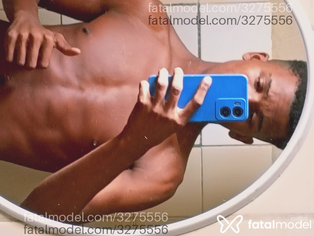 Acompanhante homem morena (o) de olhos castanhos em Cariacica Acompanhante homem morena (o) de olhos castanhos em Cariacica - Eduardo Nevez