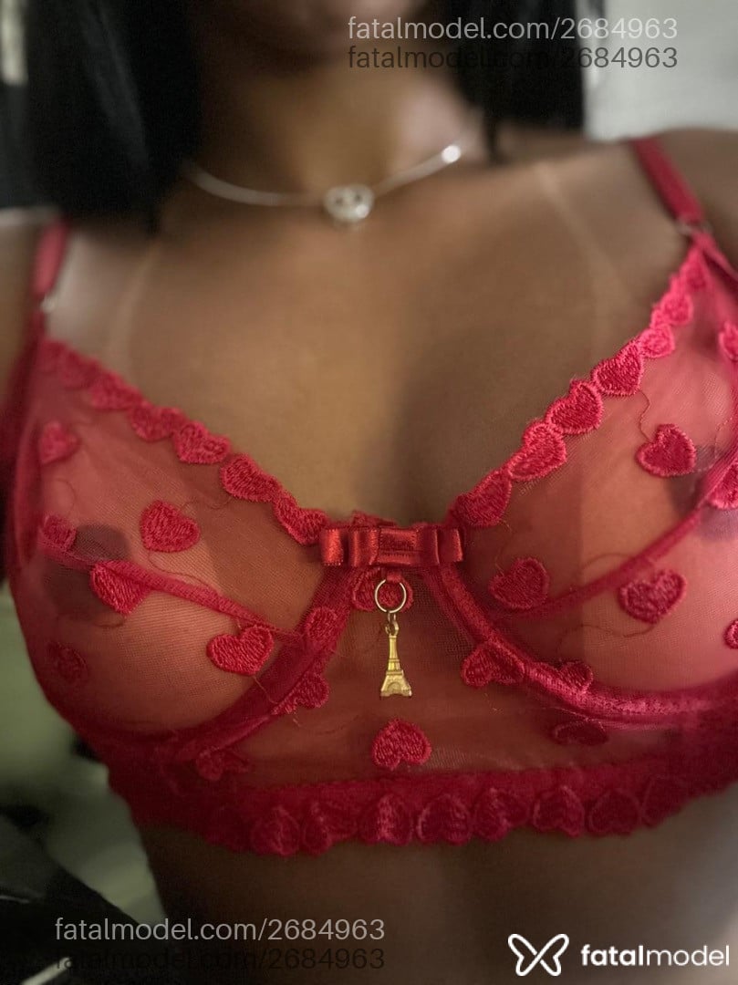 Acompanhante mulher morena (o) de olhos castanhos em Rio de Janeiro - Renata