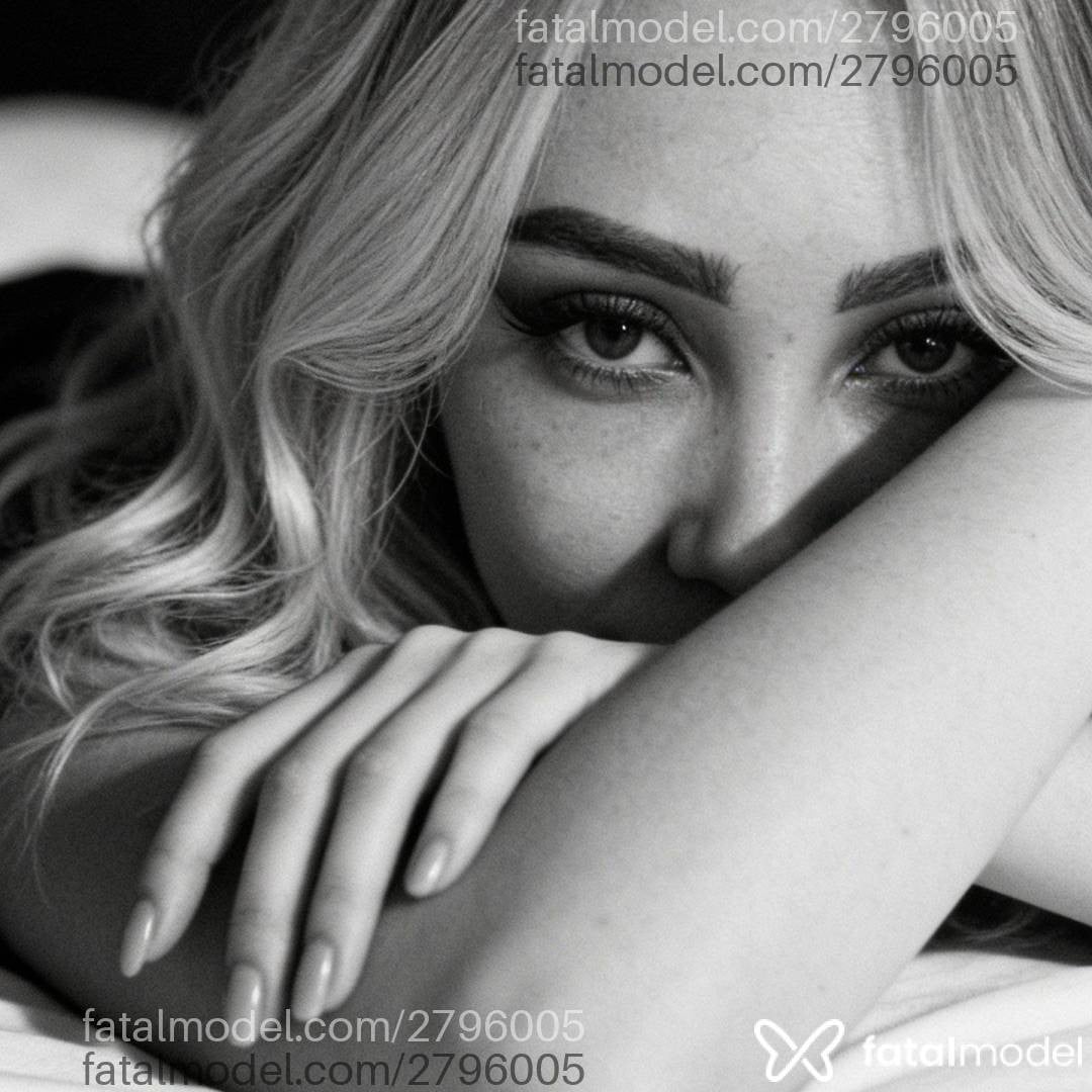 Acompanhante mulher loira (o) de olhos castanhos - Pamela Cardoso