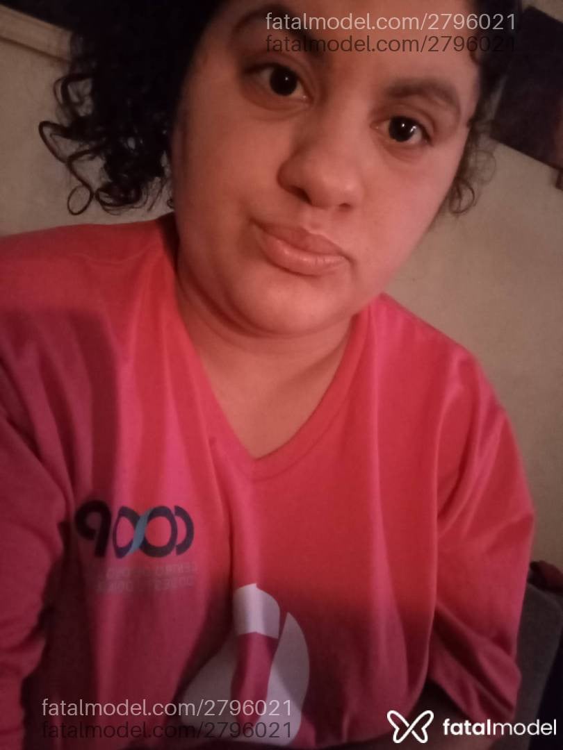 Acompanhante mulher morena (o) de olhos castanhos em Cascavel - Morena
