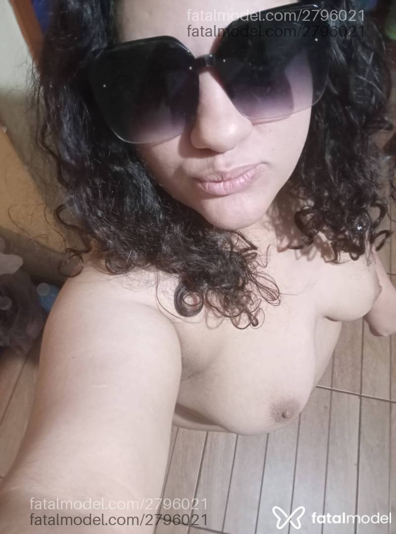 Acompanhante mulher morena (o) de olhos castanhos em Cascavel - Morena