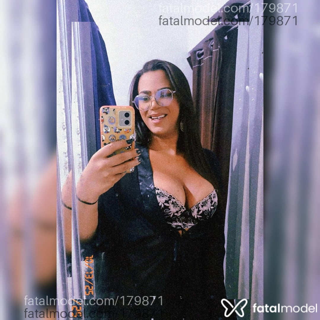 Acompanhante mulher trans morena (o) de olhos castanhos em Lorena - Emilly Reis