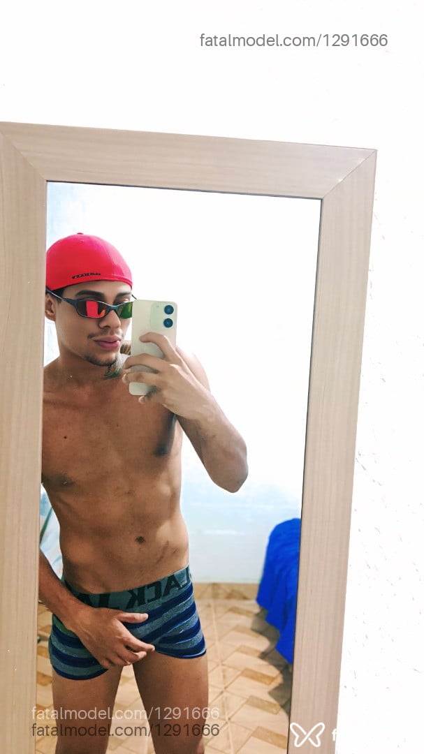 Acompanhante homem morena (o) de olhos castanhos em São José dos Campos - Vinicius Oliveira