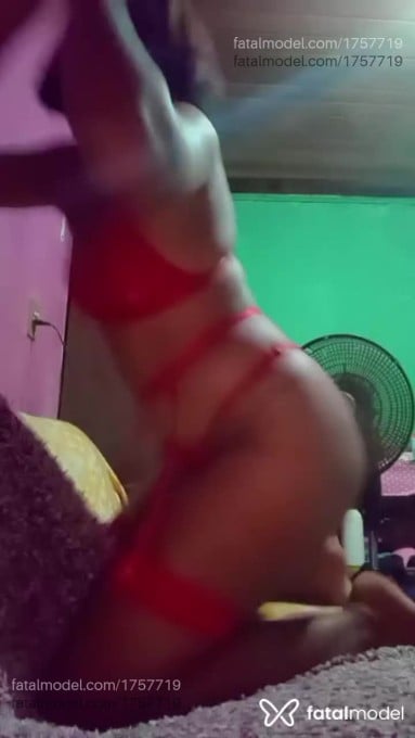 Acompanhante mulher morena (o) de olhos castanhos em Tailândia - Anjiinha