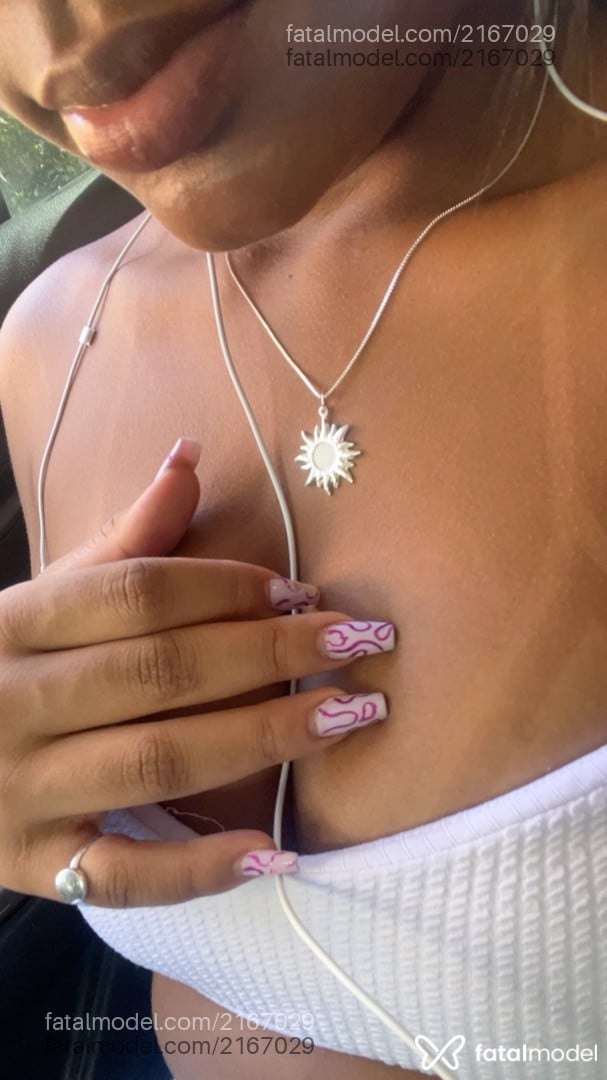 Acompanhante mulher morena (o) de olhos pretos em Belo Horizonte - Melissa
