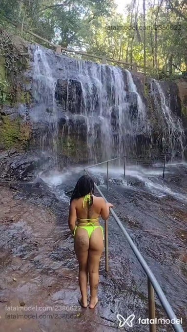 Acompanhante mulher morena (o) de olhos castanhos em Londrina - Liiahbombom