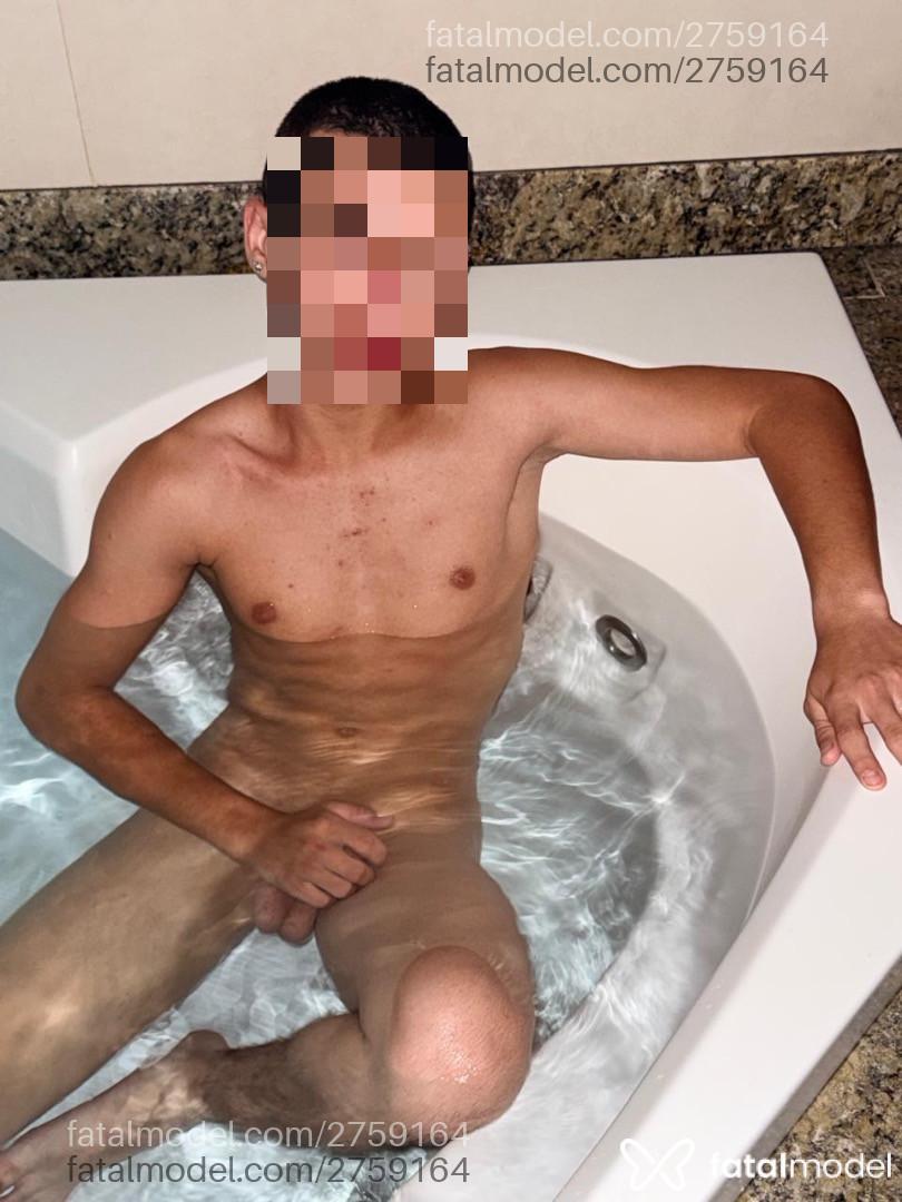 Acompanhante homem morena (o) de olhos castanhos em Campo Grande - Apollo