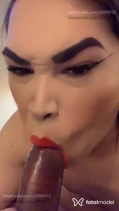 Acompanhante mulher trans com cabelo castanho de olhos castanhos em Jacareí Acompanhante mulher trans com cabelo castanho de olhos castanhos em Jacareí - Luisa