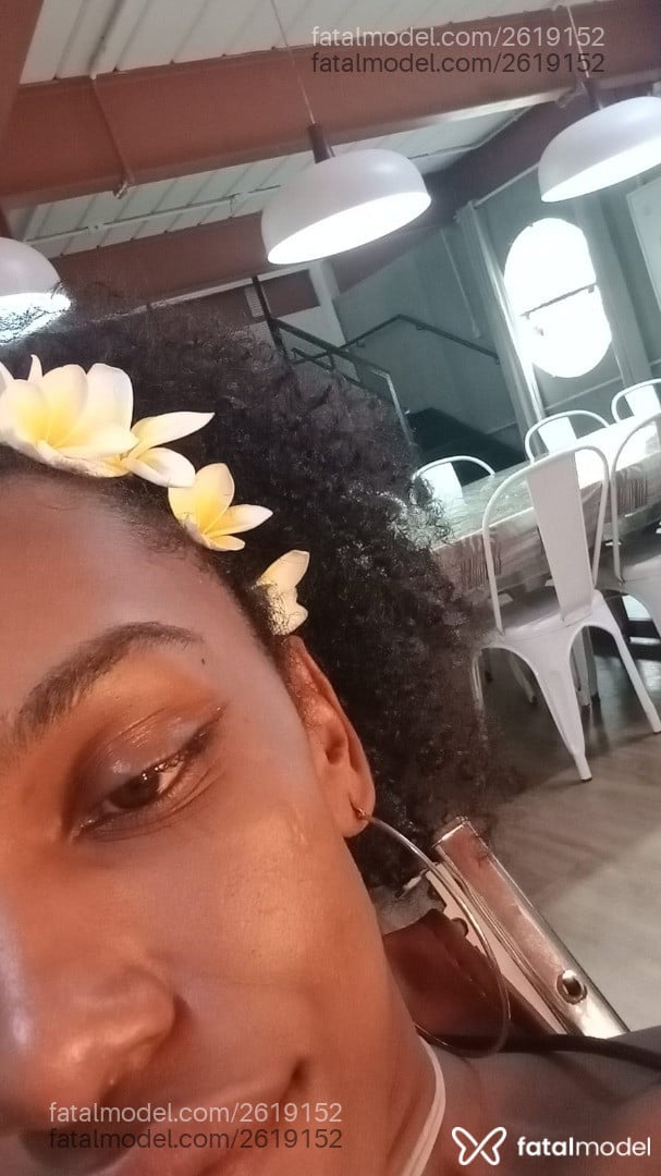 Acompanhante mulher trans com cabelo castanho de olhos pretos em Sorocaba Acompanhante mulher trans com cabelo castanho de olhos pretos em Sorocaba - Gabriellyprazeres