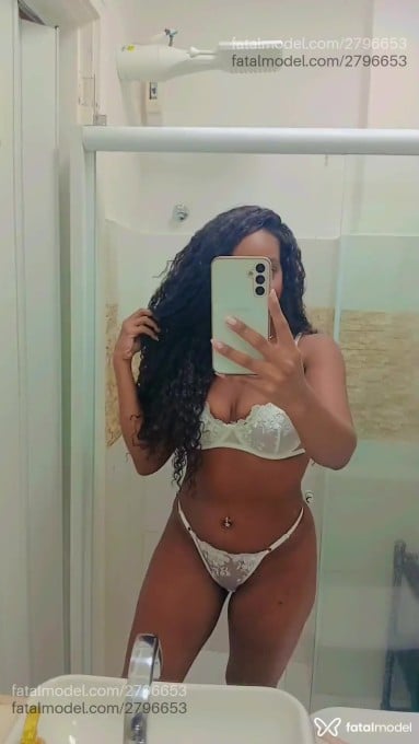 Acompanhante mulher com cabelo castanho de olhos castanhos em Rio de Janeiro - Laura Muniz