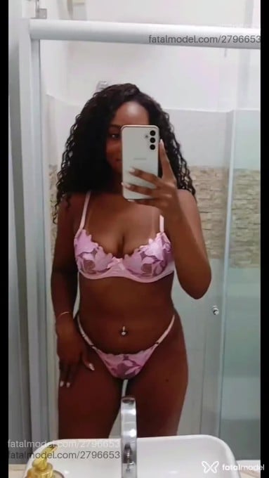 Acompanhante mulher com cabelo castanho de olhos castanhos em Rio de Janeiro - Laura Muniz