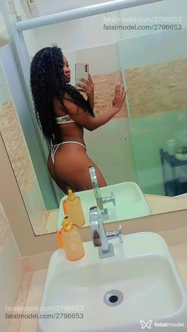 Acompanhante mulher com cabelo castanho de olhos castanhos em Rio de Janeiro - Laura Muniz