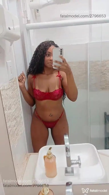Acompanhante mulher com cabelo castanho de olhos castanhos em Rio de Janeiro - Laura Muniz