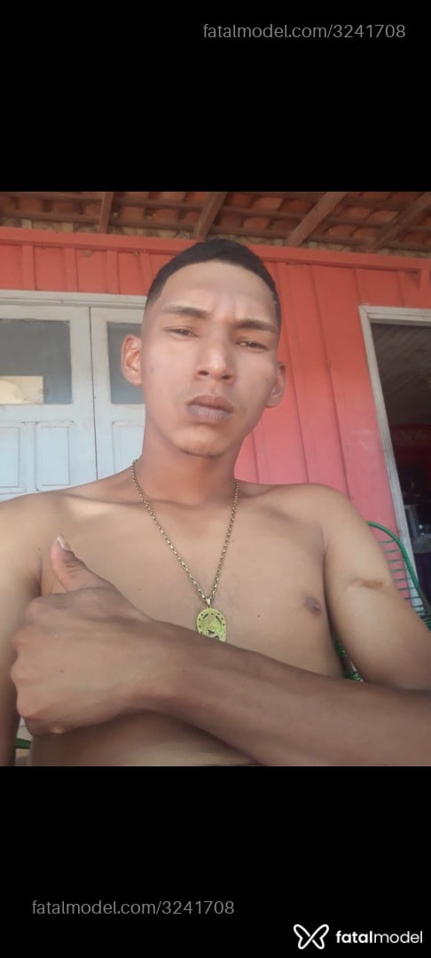 Acompanhante homem morena (o) de olhos castanhos em Uberlândia - Jackson