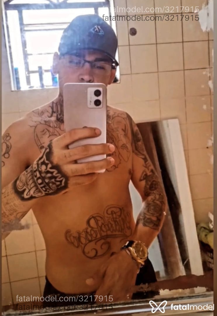 Acompanhante homem com cabelo castanho de olhos castanhos - Gustavo Acompanhante homem com cabelo castanho de olhos castanhos - Gustavo