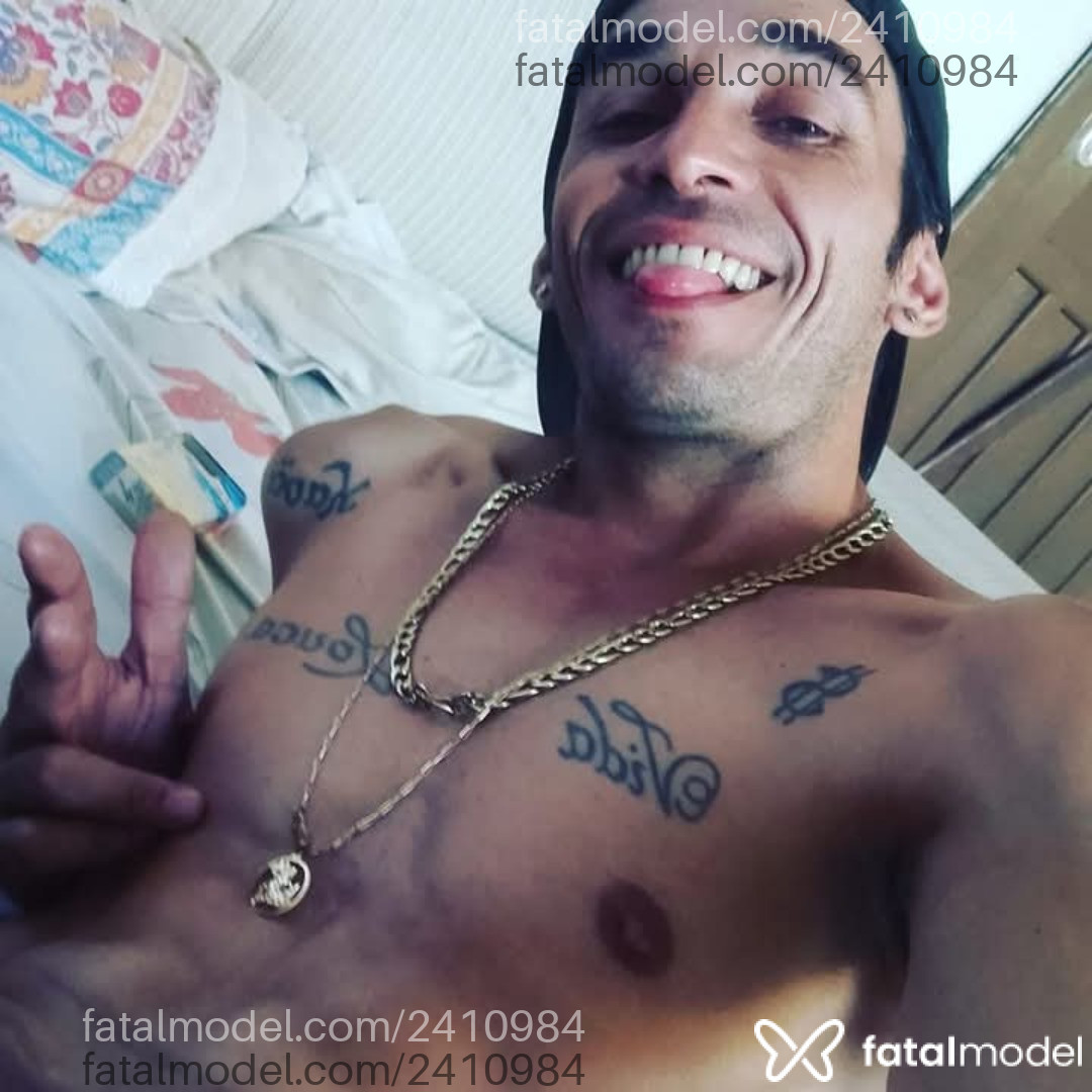Acompanhante homem com cabelo castanho de olhos mel em Capão da Canoa Acompanhante homem com cabelo castanho de olhos mel em Capão da Canoa - Escorpião