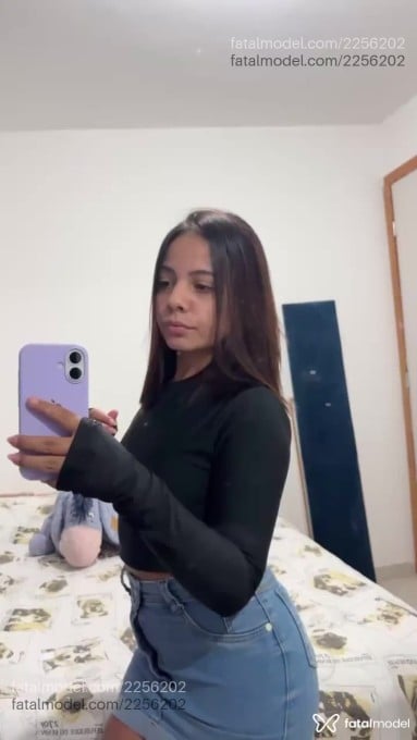 Acompanhante mulher com cabelo castanho de olhos castanhos em Porto Alegre Acompanhante mulher com cabelo castanho de olhos castanhos em Porto Alegre - Isabela