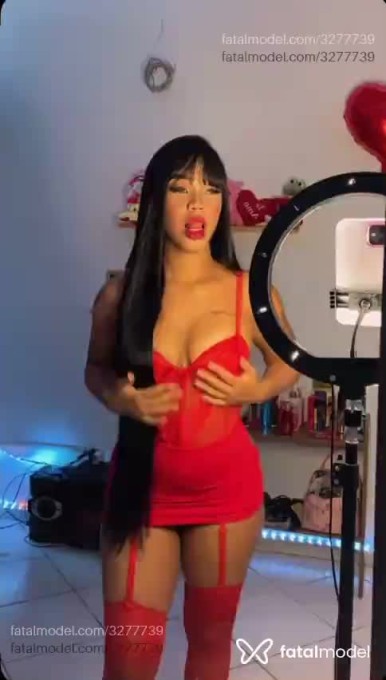 Acompanhante mulher morena (o) de olhos cinza em Virtual - Mariah