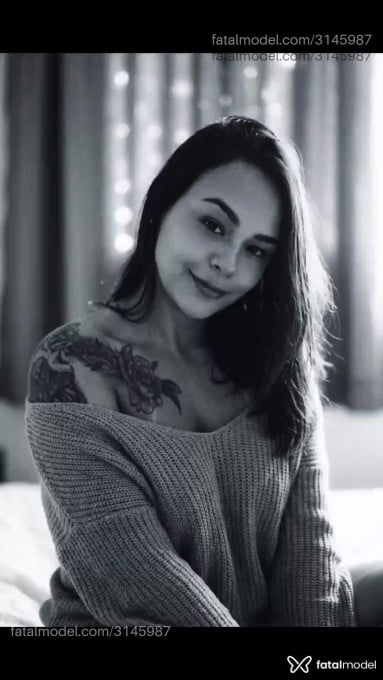 Acompanhante mulher com cabelo castanho de olhos castanhos em Catalão - Jessica