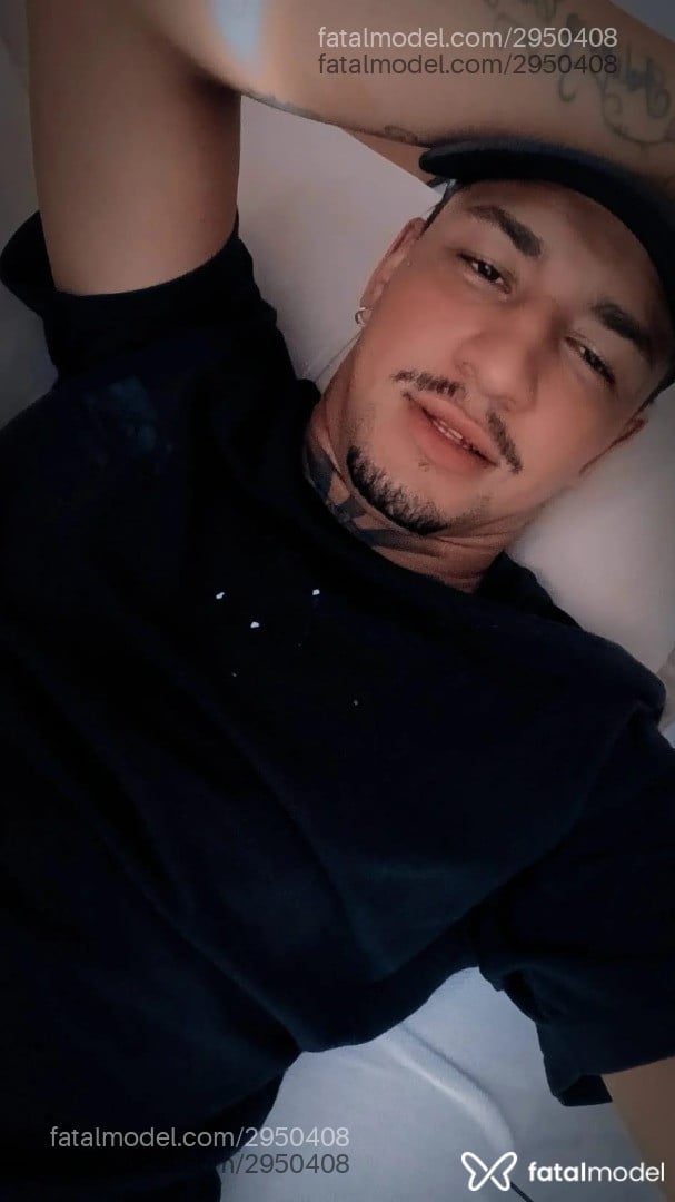 Acompanhante homem com cabelo castanho de olhos pretos em Porto Alegre - Brayan Junior