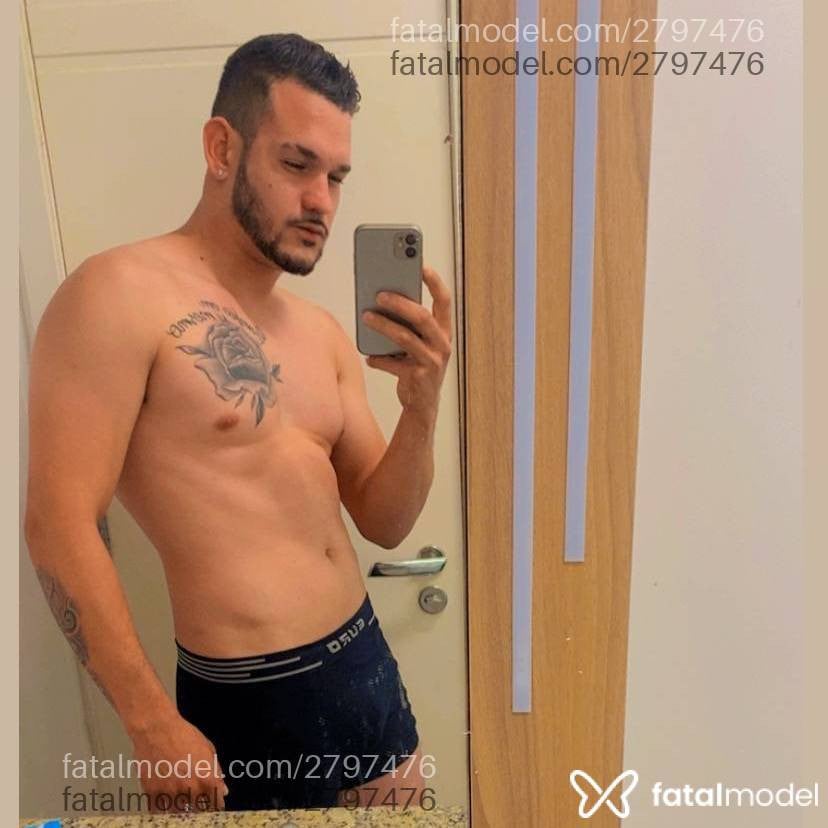 Acompanhante homem com cabelo castanho de olhos castanhos em Florianópolis - Oliver
