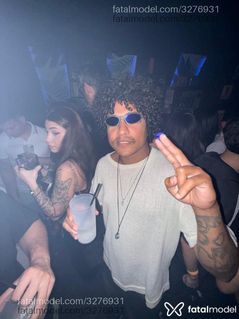 Acompanhante homem morena (o) de olhos castanhos em São Paulo - Wrcarioca