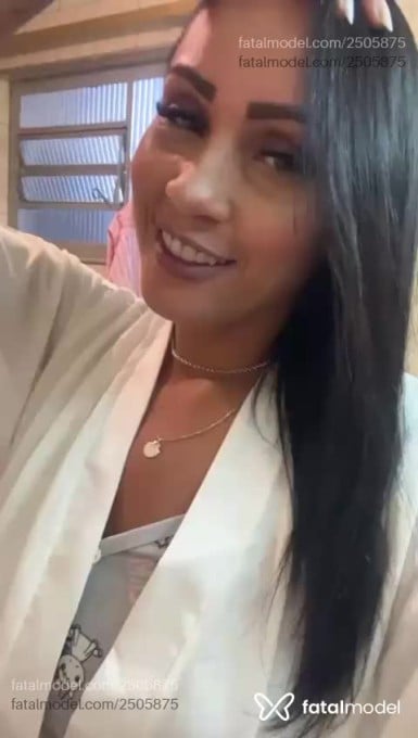 Acompanhante mulher com cabelo castanho de olhos castanhos em Lavras - Isabela Sampaio