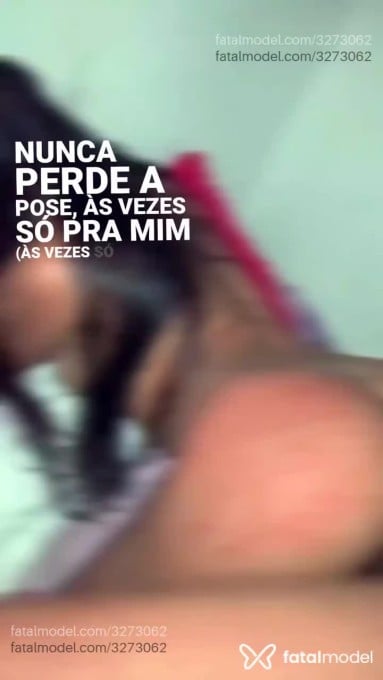 Acompanhante homem sem cabelo de olhos pretos - Silva