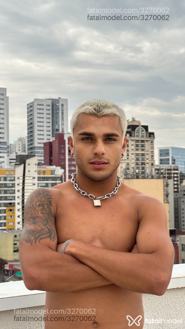 Acompanhante homem loira (o) de olhos mel em Curitiba - Daniel Felipe