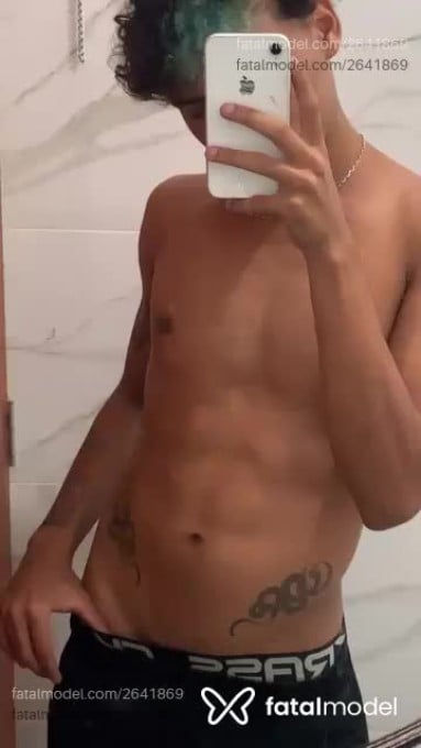 Acompanhante homem morena (o) de olhos pretos em Ribeirão Preto - victor dias
