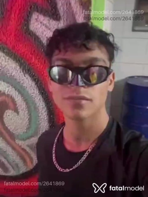 Acompanhante homem morena (o) de olhos pretos em Ribeirão Preto - victor dias
