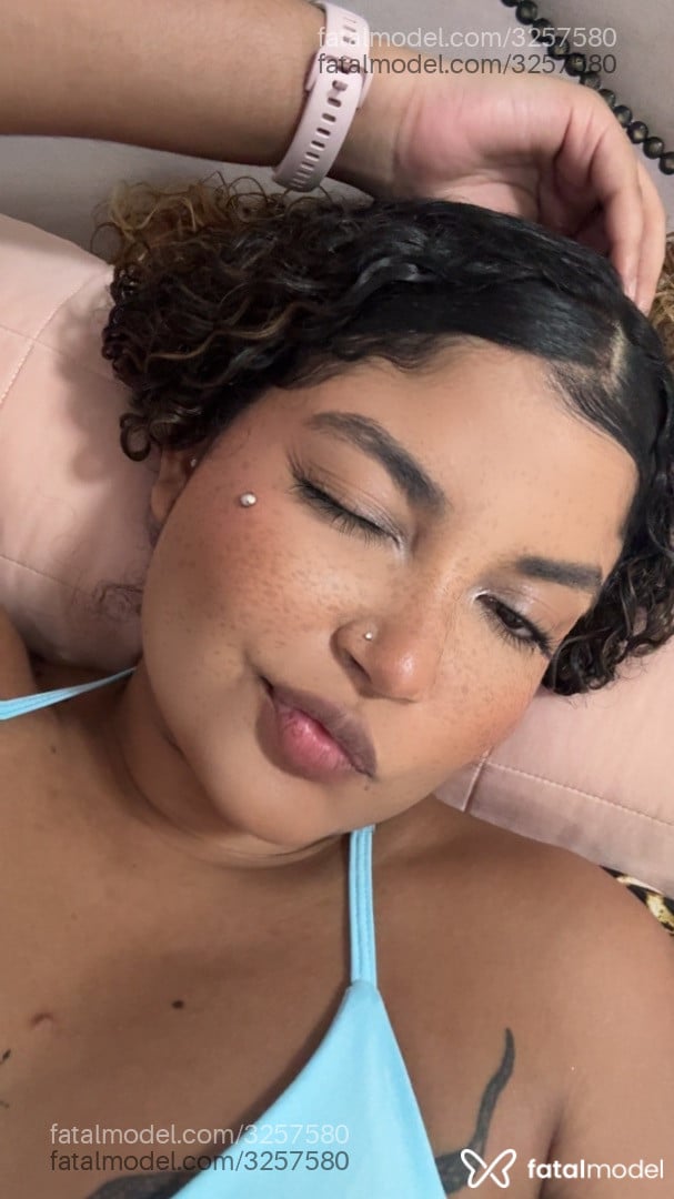 Acompanhante mulher com cabelo castanho de olhos castanhos em São Paulo - Assis