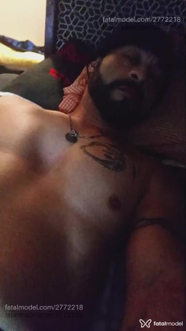 Acompanhante homem com cabelo castanho de olhos mel em Porto Alegre - Maike