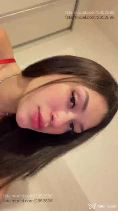 Acompanhante mulher com cabelo castanho de olhos mel em Brasília - Sofia