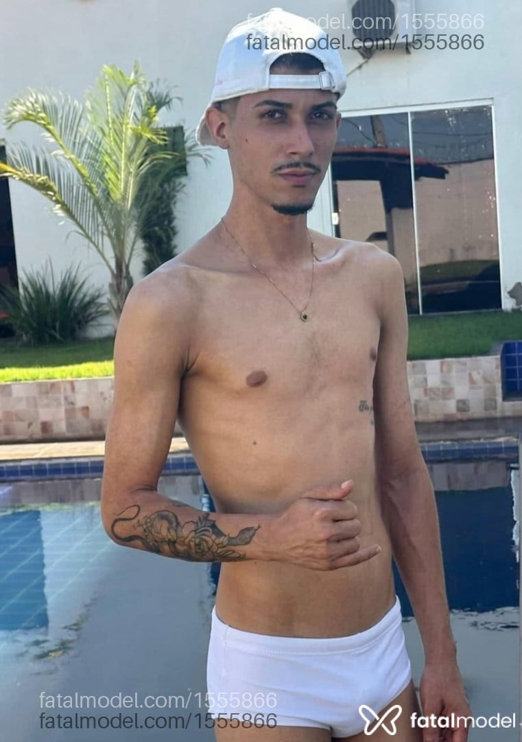 Acompanhante homem morena (o) de olhos castanhos em Ituiutaba - Bruno