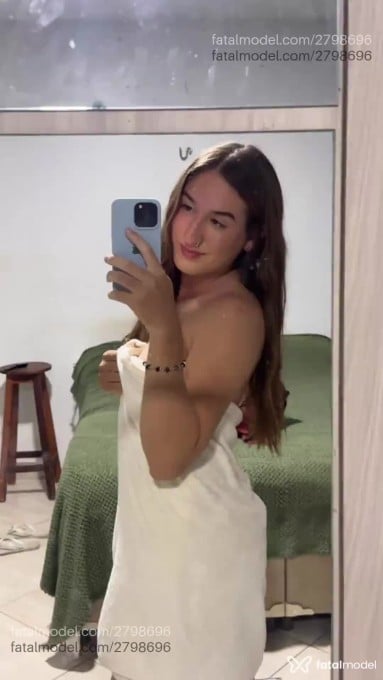 Acompanhante mulher trans loira (o) de olhos castanhos em Virtual - Valentina