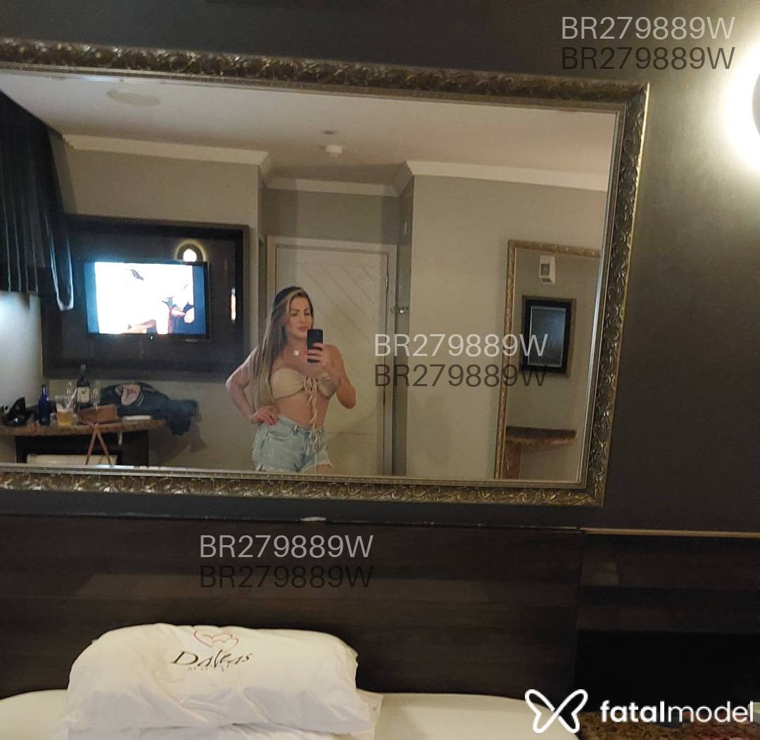 Acompanhante mulher trans morena (o) de olhos mel em Umuarama Acompanhante mulher trans morena (o) de olhos mel em Umuarama - Bruninha ferraz