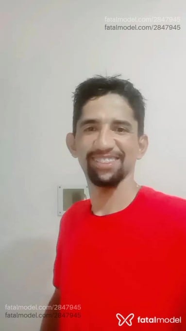 Acompanhante homem morena (o) de olhos castanhos em São João Batista Acompanhante homem morena (o) de olhos castanhos em São João Batista - Roberto