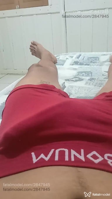 Acompanhante homem morena (o) de olhos castanhos em São João Batista Acompanhante homem morena (o) de olhos castanhos em São João Batista - Roberto