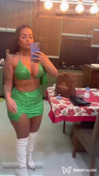 Acompanhante mulher morena (o) de olhos castanhos - Julia
