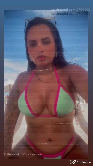 Acompanhante mulher morena (o) de olhos castanhos - Julia Acompanhante mulher morena (o) de olhos castanhos - Julia