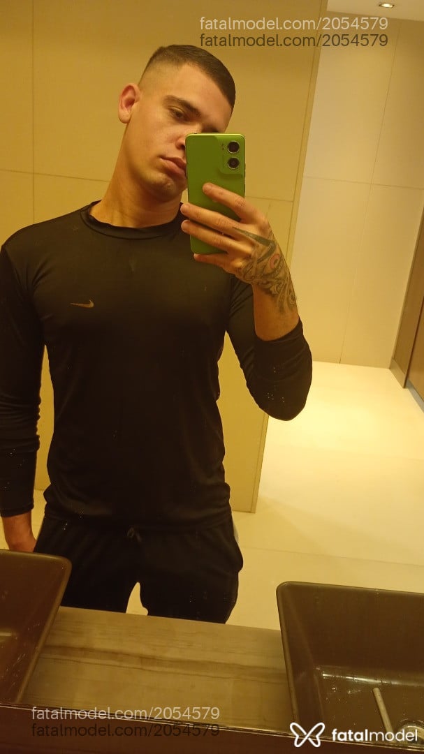 Acompanhante homem com cabelo colorido de olhos castanhos em Rio de Janeiro - Gabriel