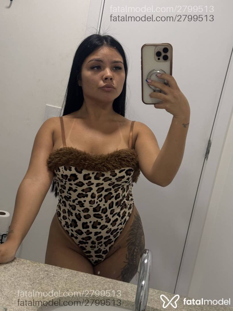 Acompanhante mulher morena (o) de olhos castanhos - Yumi Keiko