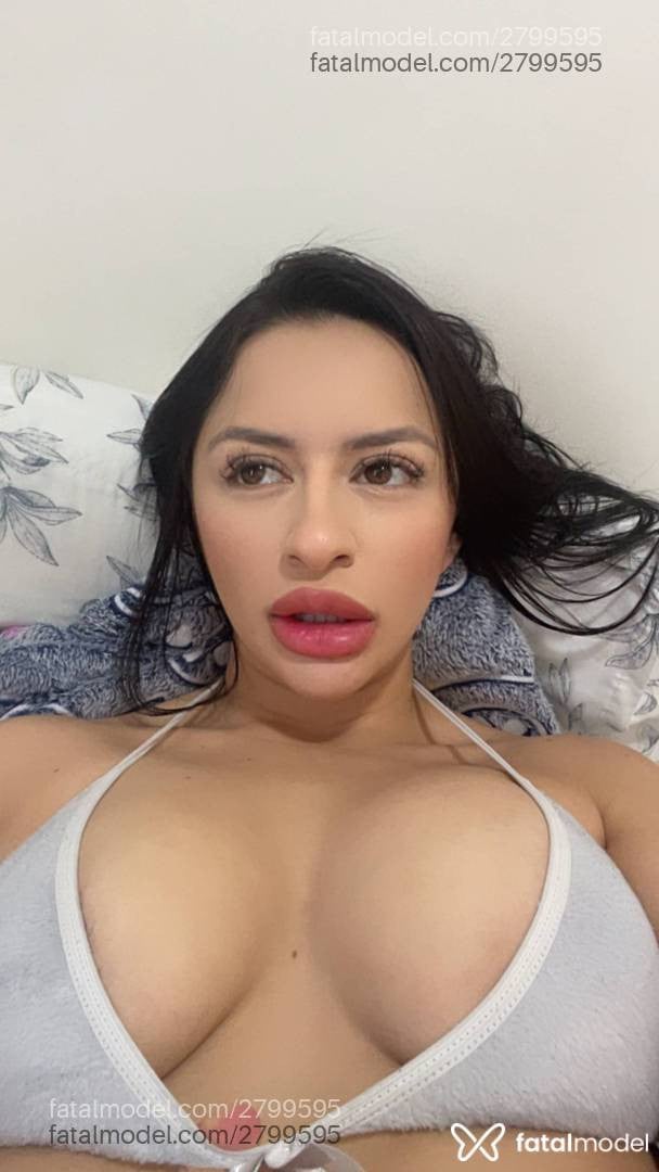 Acompanhante mulher com cabelo castanho de olhos castanhos - Nicole
