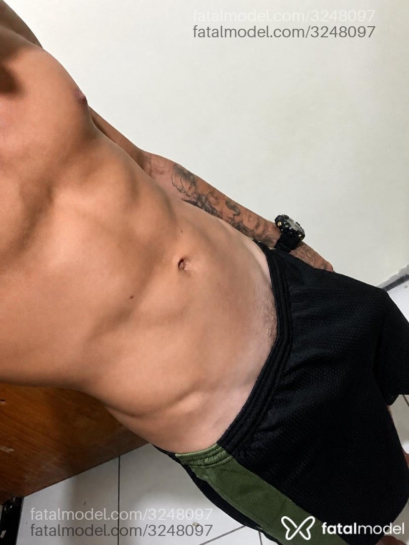 Acompanhante homem com cabelo castanho de olhos castanhos em Rio das Ostras Acompanhante homem com cabelo castanho de olhos castanhos em Rio das Ostras - Elias