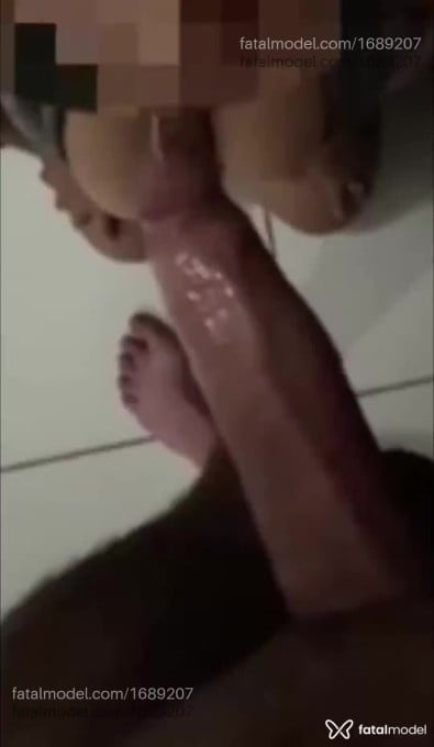 Acompanhante mulher com cabelo castanho de olhos castanhos em Natal Acompanhante mulher com cabelo castanho de olhos castanhos em Natal - Alice