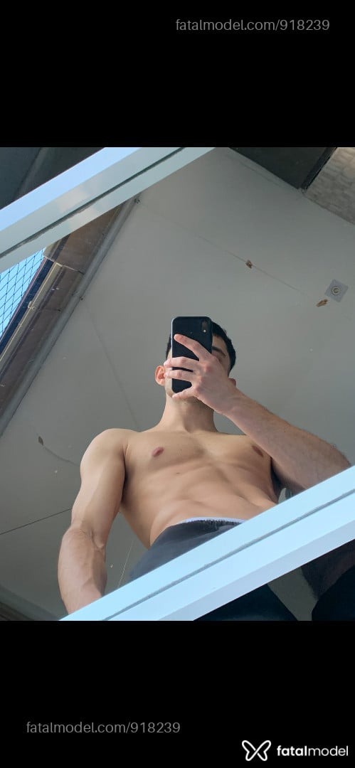 Acompanhante homem com cabelo castanho de olhos castanhos em Santo Ângelo Acompanhante homem com cabelo castanho de olhos castanhos em Santo Ângelo - Felipe