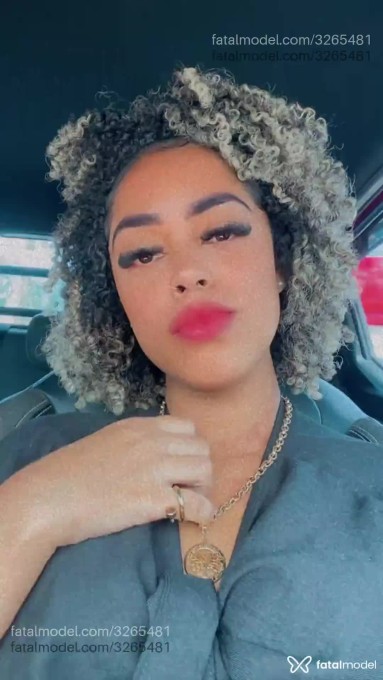 Acompanhante mulher loira (o) de olhos pretos em Vitória - Adila